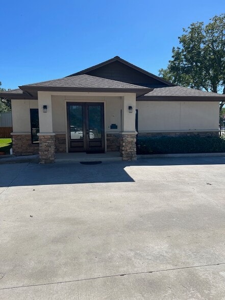 More Photos Of 612 State Highway 3, League City Freestanding For Sale