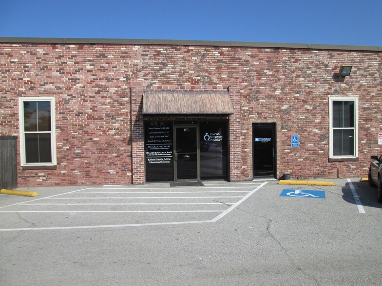 More Photos Of 101 S Fannin St, Rockwall Office For Lease