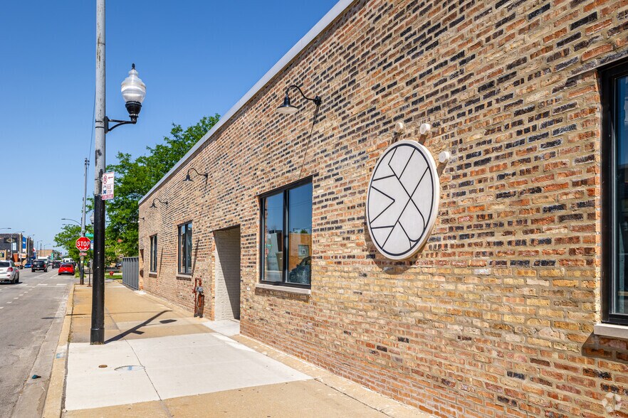 More Photos Of 4256 W Diversey Ave, Chicago Warehouse For Lease