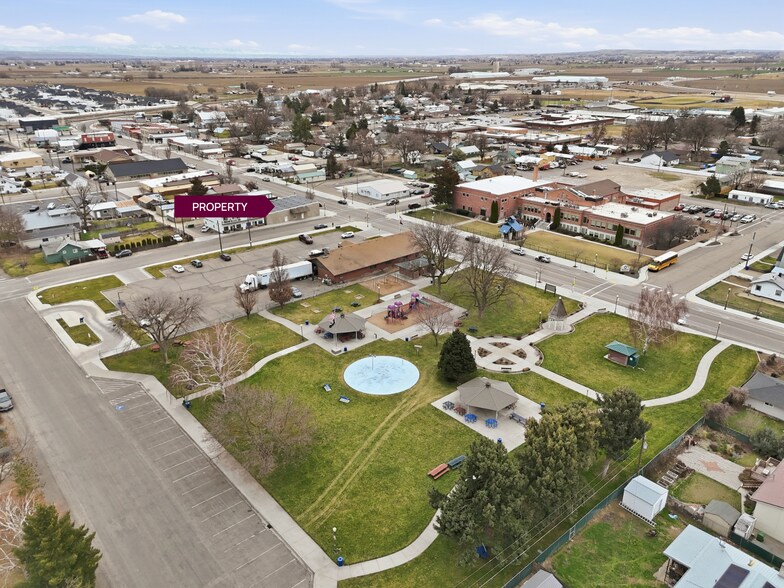 More Photos Of 437 SW 3rd St, Fruitland Freestanding For Sale