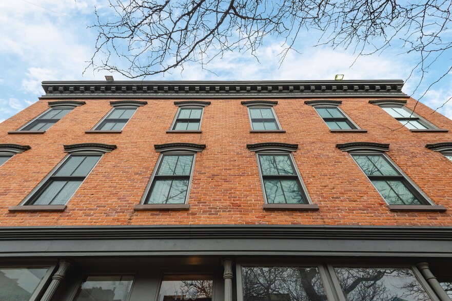 More Photos Of 1139-1141 Manhattan Ave, Brooklyn Apartments For Sale