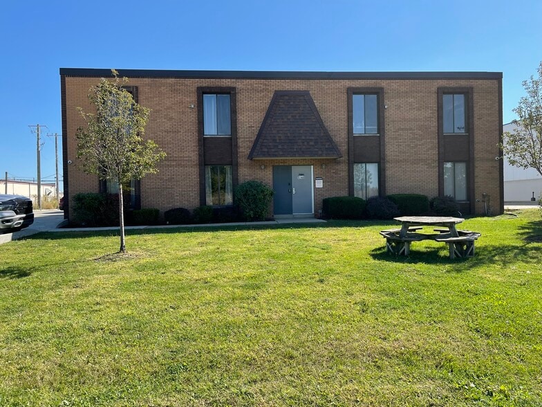 More Photos Of 41900 Executive Dr, Harrison Township Manufacturing For Sale