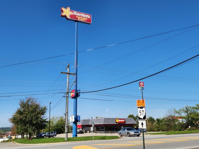 More Photos Of 8750 Wooster Pike, Seville Fast Food For Lease