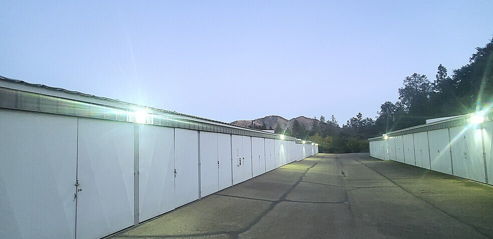 More Photos Of 20707 Lakeshore Dr, Lakehead Self Storage For Sale