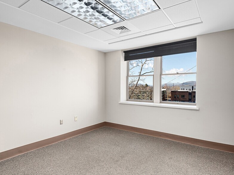 More Photos Of 53 S French Broad Ave, Asheville Medical For Lease