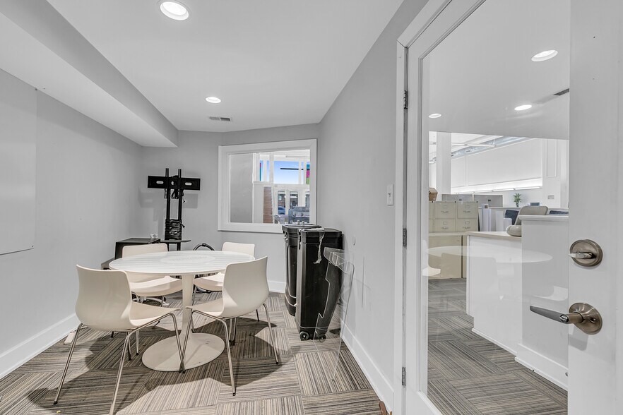 More Photos Of 408-410 Martin Luther King Jr Blvd, Savannah Storefront Retail Residential For Sale