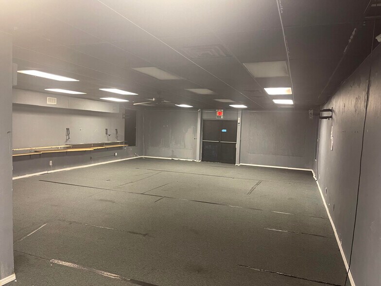 More Photos Of 833 Mason Ave, Daytona Beach Freestanding For Sale