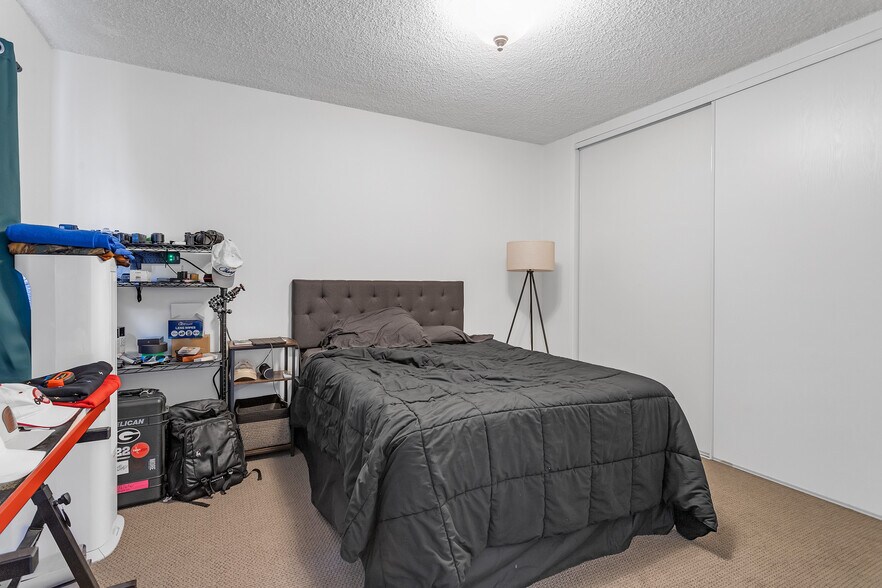 More Photos Of 1942 Euclid St, Santa Monica Apartments For Sale