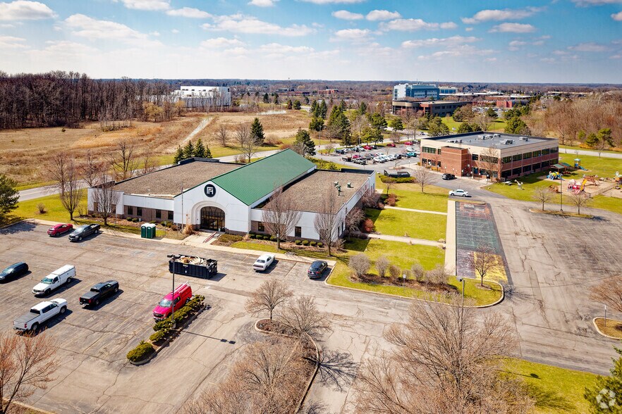 More Photos Of 150 Bellwood Dr, Rochester Office For Sale