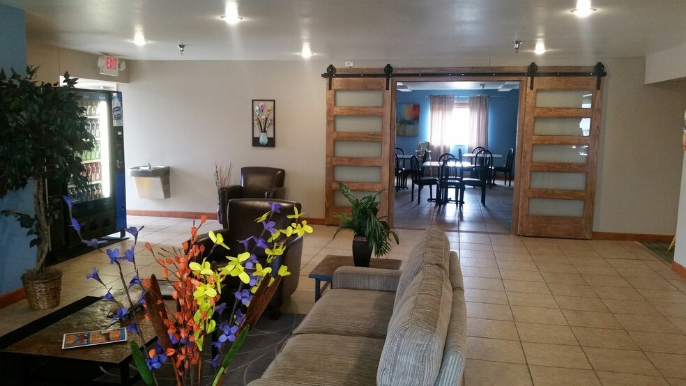 More Photos Of 1423 S US Old Highway 75, Sabetha Hotel For Sale