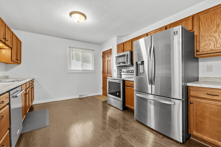 More Photos Of 118 21st St NW, Minot Multifamily For Sale