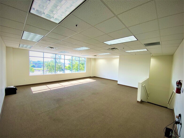 More Photos Of 1568 Lancaster Point Way, San Diego Flex For Sale