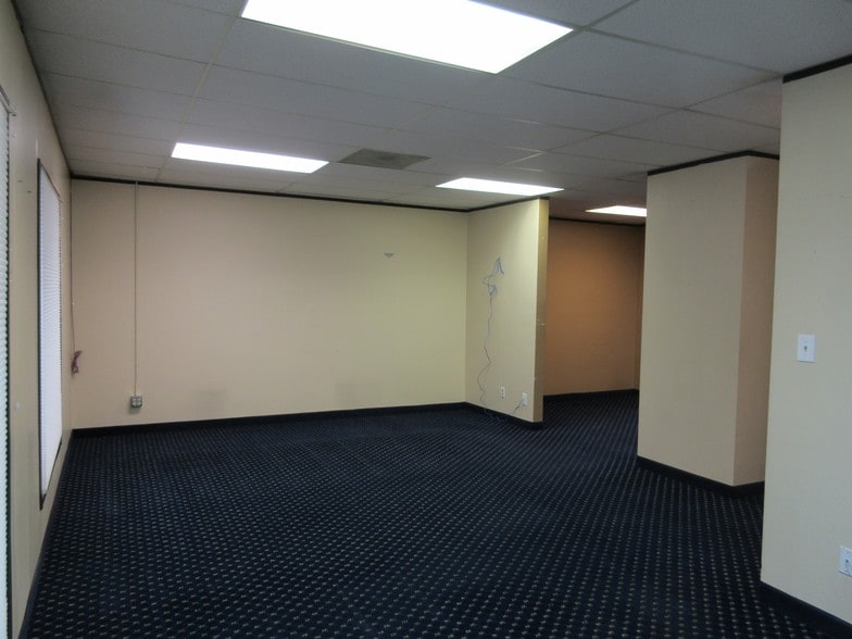 More Photos Of 2200 E 104th Ave, Thornton Office For Lease