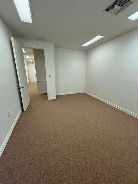 More Photos Of 455 Rice Rd, Tyler Office For Lease