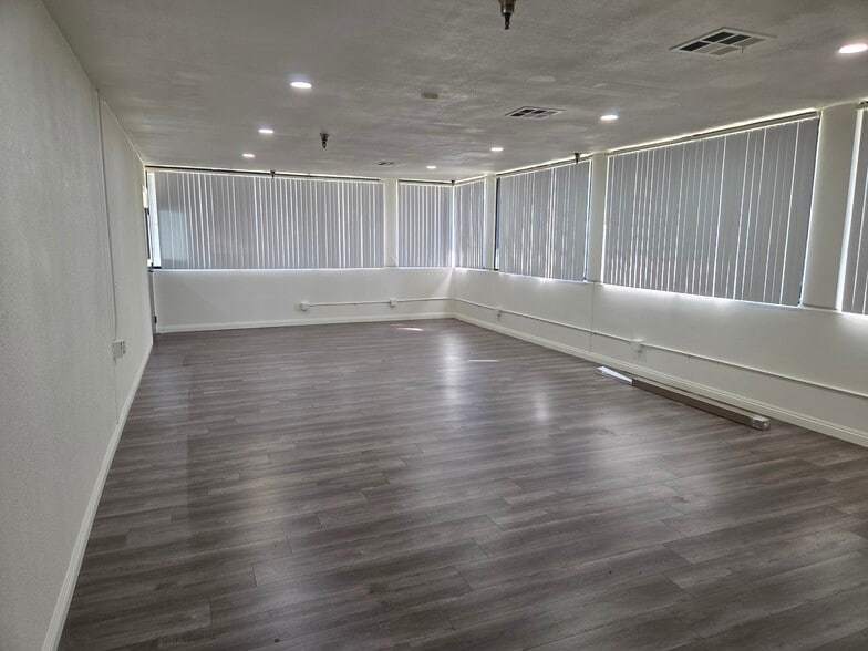 More Photos Of 14095 Laurelwood Pl, Chino Warehouse For Lease