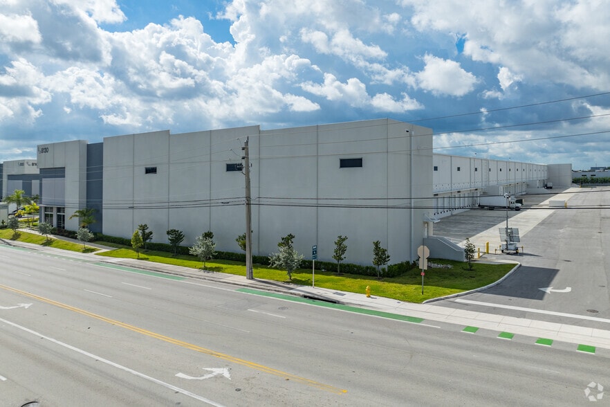 More Photos Of 8130 NW 74th St, Medley Unknown For Lease