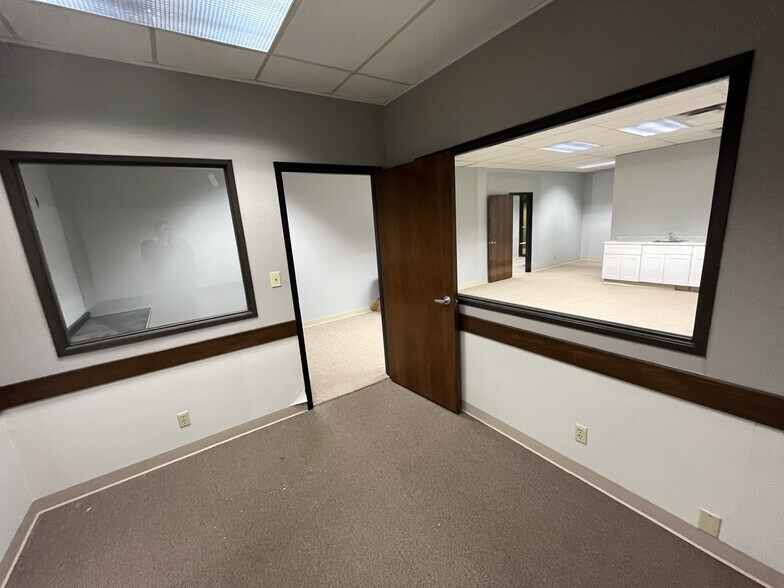 More Photos Of 6314 Rucker Rd, Indianapolis Serviced Offices For Lease