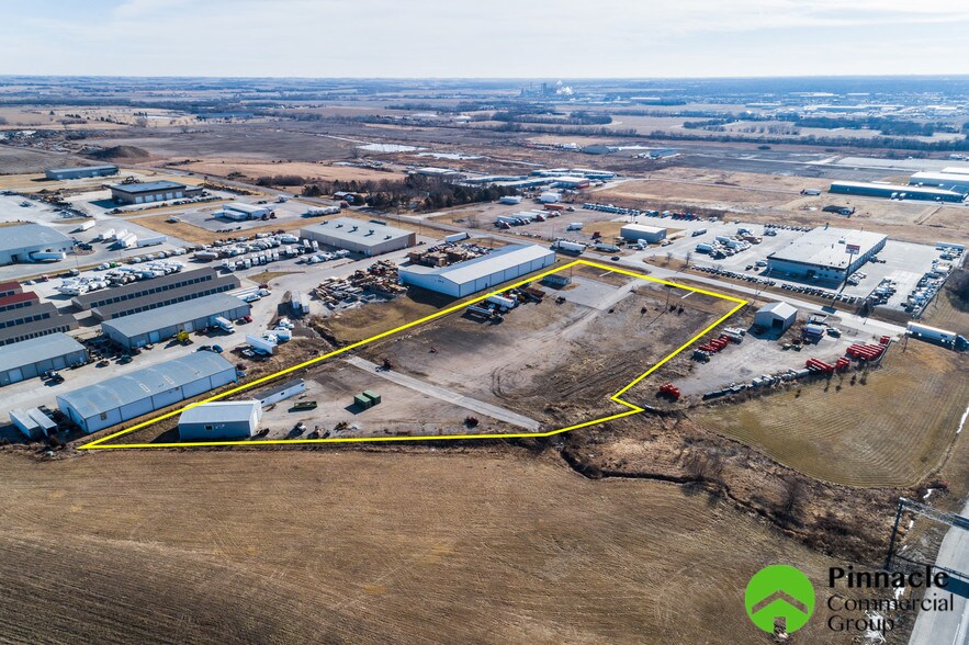 More Photos Of 5700 Arbor Rd, Lincoln Service For Sale