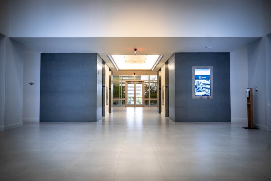 More Photos Of 1255 Corporate Dr, Irving Office For Lease