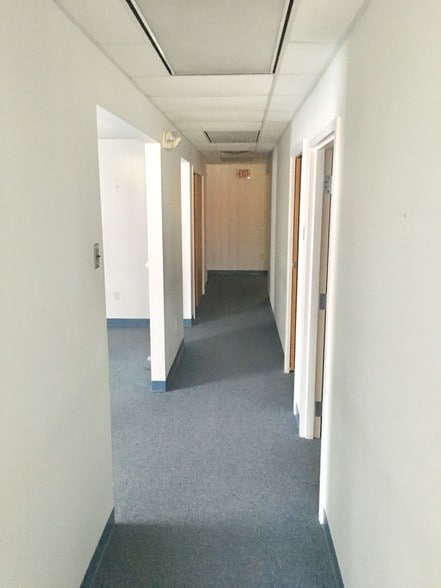 More Photos Of 65 N Dupont Hwy, Dover Medical For Lease