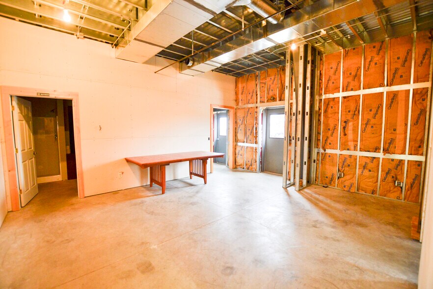 More Photos Of 113 Gulf Stream dr, Lewistown Service For Sale