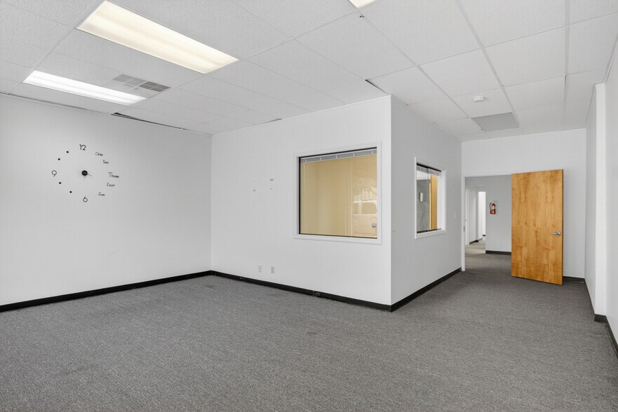 More Photos Of 126 N Main St, Warrenton Medical For Lease