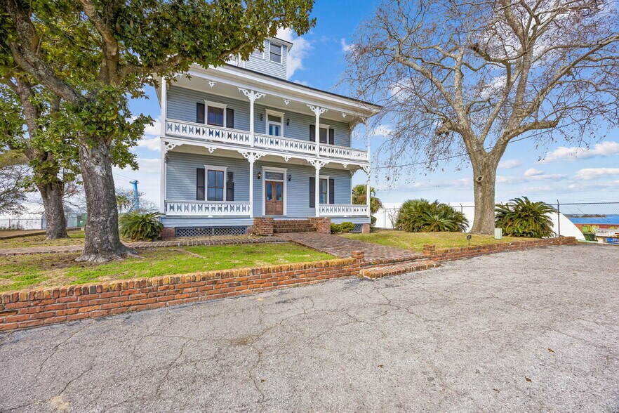 More Photos Of 501 N 3rd St, Fernandina Beach Office For Sale