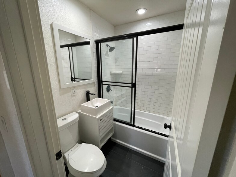 More Photos Of 5963 W Ocotillo Rd, Glendale Apartments For Sale