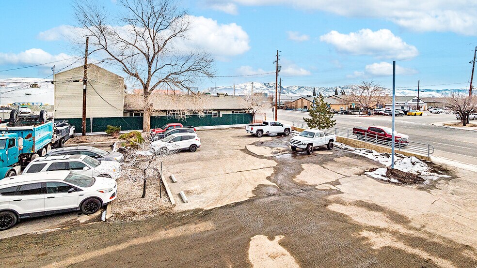 More Photos Of 910 Glendale Ave, Sparks Showroom For Sale