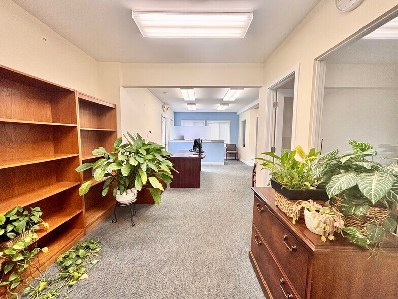 More Photos Of 543 Newfield Ave, Stamford Storefront Retail Residential For Lease