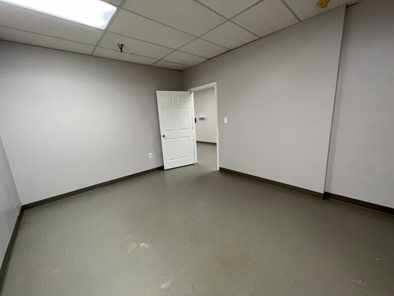 More Photos Of 3706 Crondall Ln, Owings Mills Flex For Lease