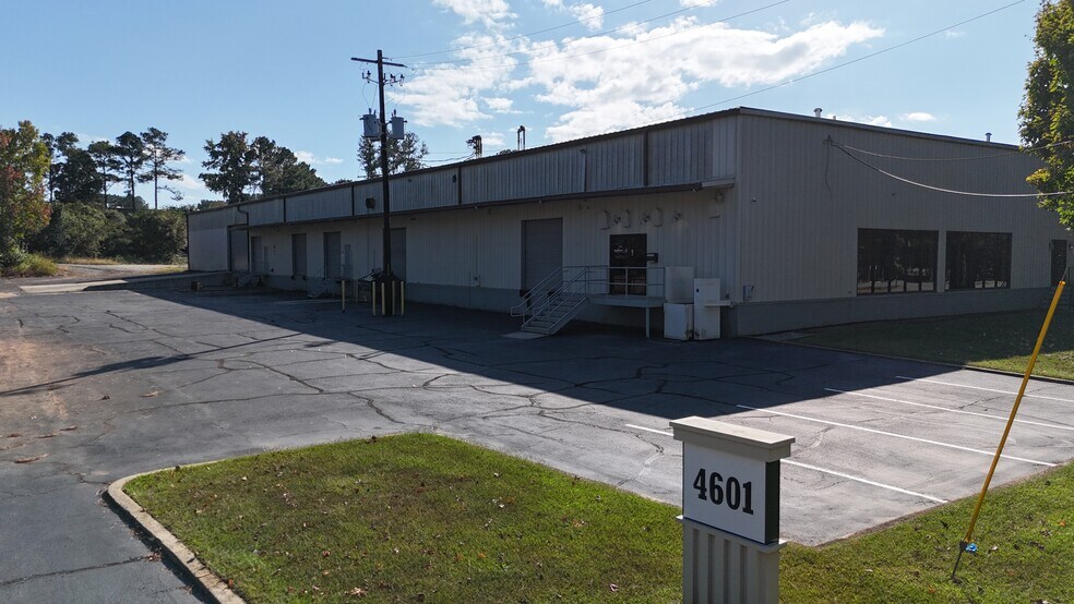 More Photos Of 4601 Lewis Rd, Stone Mountain Distribution For Lease