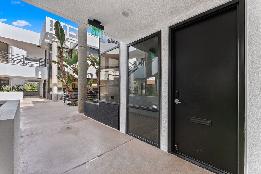 More Photos Of 5080 Shoreham Pl, San Diego Office For Sale