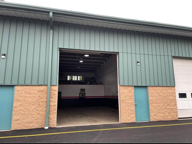 More Photos Of 20 Cotluss Rd, Riverdale Warehouse For Lease