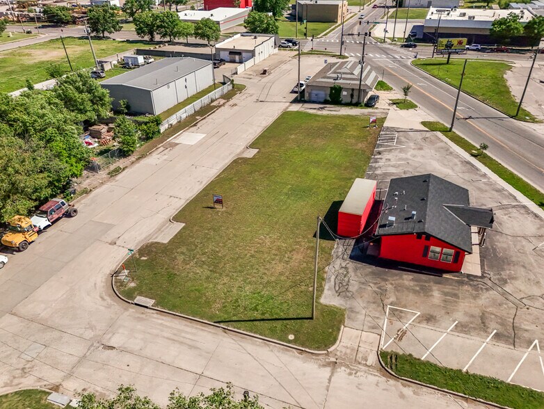 More Photos Of 0.21+/- Acres at E. Murdock & N. Washington Av ave, Wichita Land For Sale