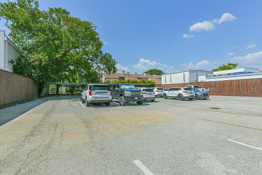 More Photos Of 14340 Memorial Dr, Houston Office For Lease