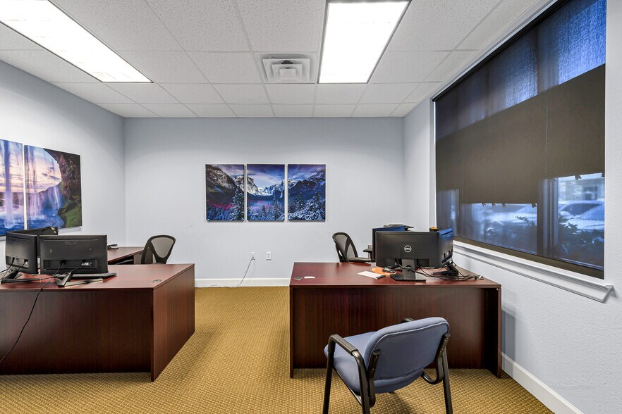 More Photos Of 1526 Katy Gap Rd, Katy Office For Sale