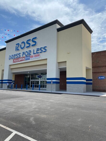 More Photos Of 5990 Mableton Pky, Mableton Unknown For Lease