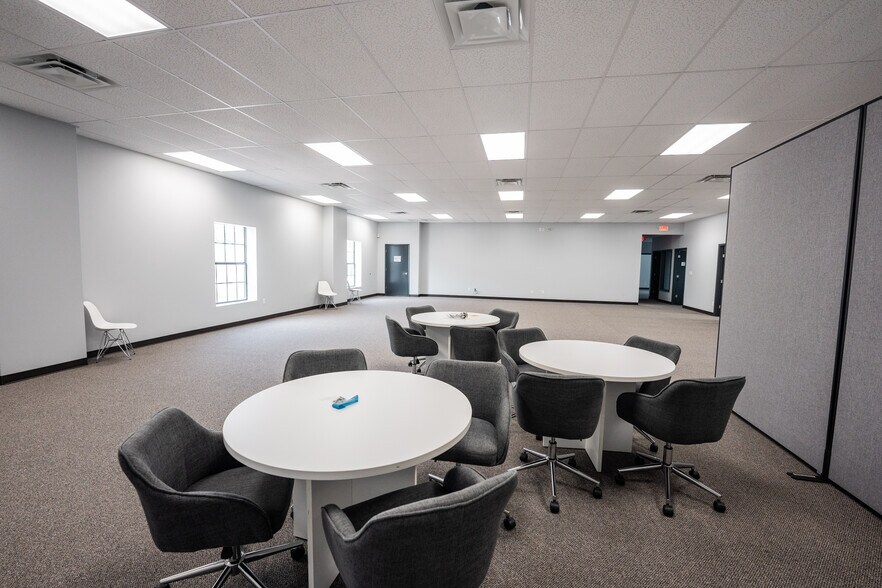 More Photos Of 1120 Toro Grande, Cedar Park Light Distribution For Sale