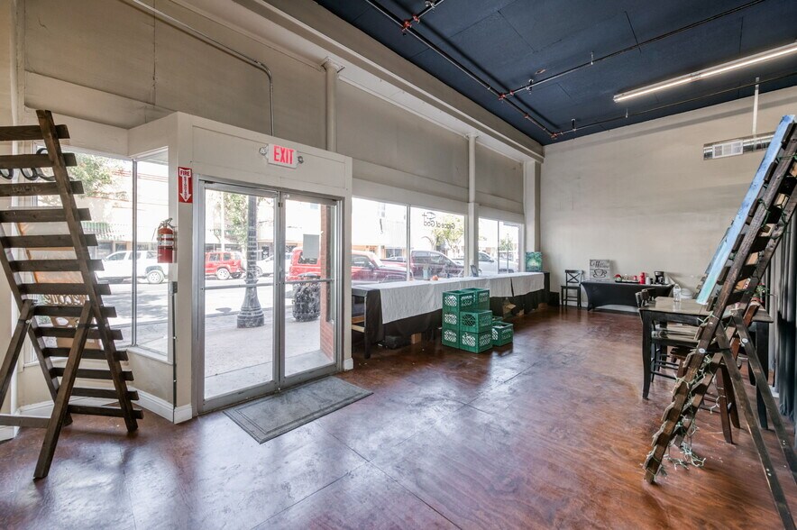 More Photos Of 137 N L St, Dinuba Storefront Retail Residential For Sale
