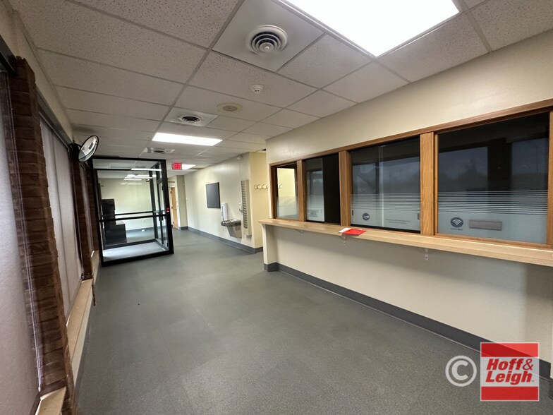 More Photos Of 87 N Canton Rd, Akron Medical For Lease