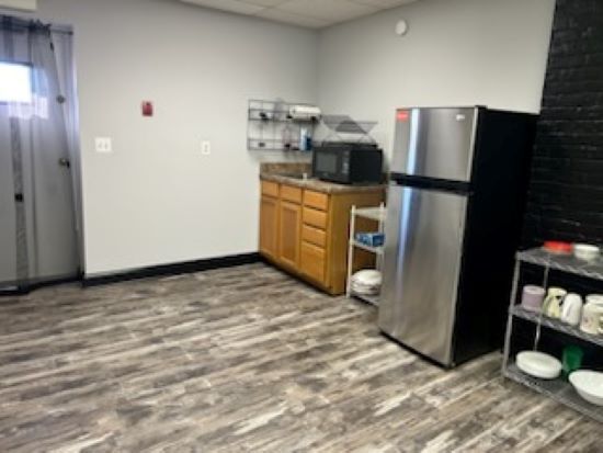 More Photos Of 42 Maple St, Summit Storefront Retail Office For Lease