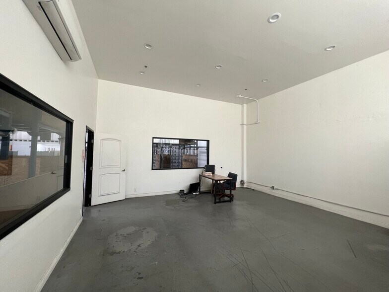 More Photos Of 2425 E 30th St, Vernon Warehouse For Lease