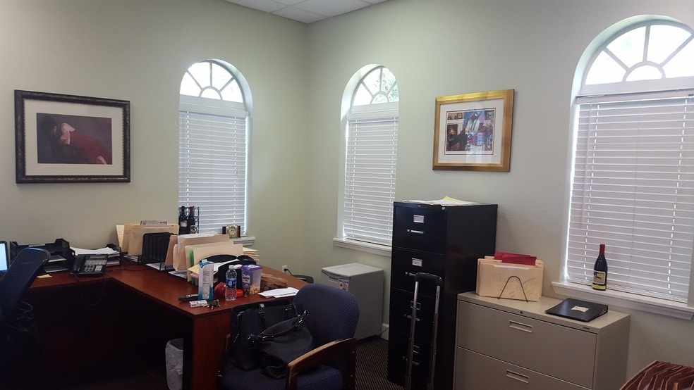 More Photos Of 3375 Tamiami Trl E, Naples Office For Lease