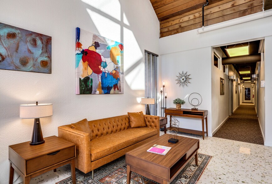 More Photos Of 650 E Tahquitz Canyon Way, Palm Springs Office For Lease