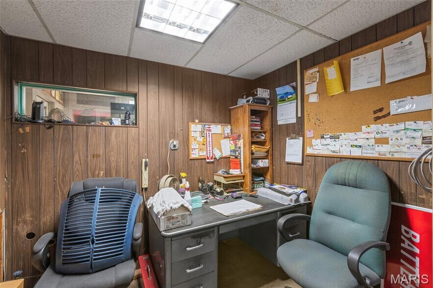 More Photos Of 6821 Morganford Rd, Saint Louis Auto Repair For Sale