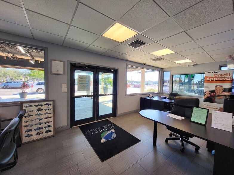 More Photos Of 2160 Cleveland Ave, Fort Myers Auto Dealership For Sale