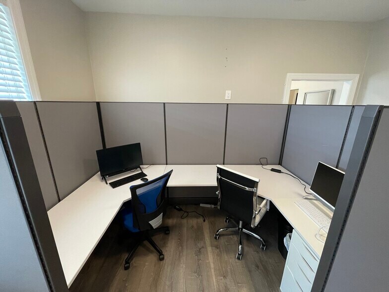 More Photos Of 6478 Putnam Ford Dr, Woodstock Office For Lease