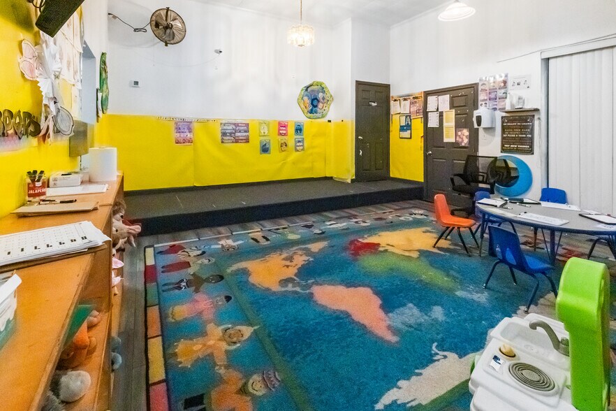 More Photos Of 671 9th St, Richmond Specialty For Sale