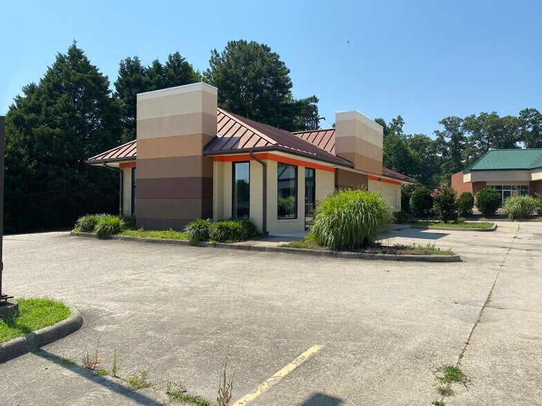 Primary Photo Of 6801 Forest Hill Ave, Richmond Fast Food For Lease